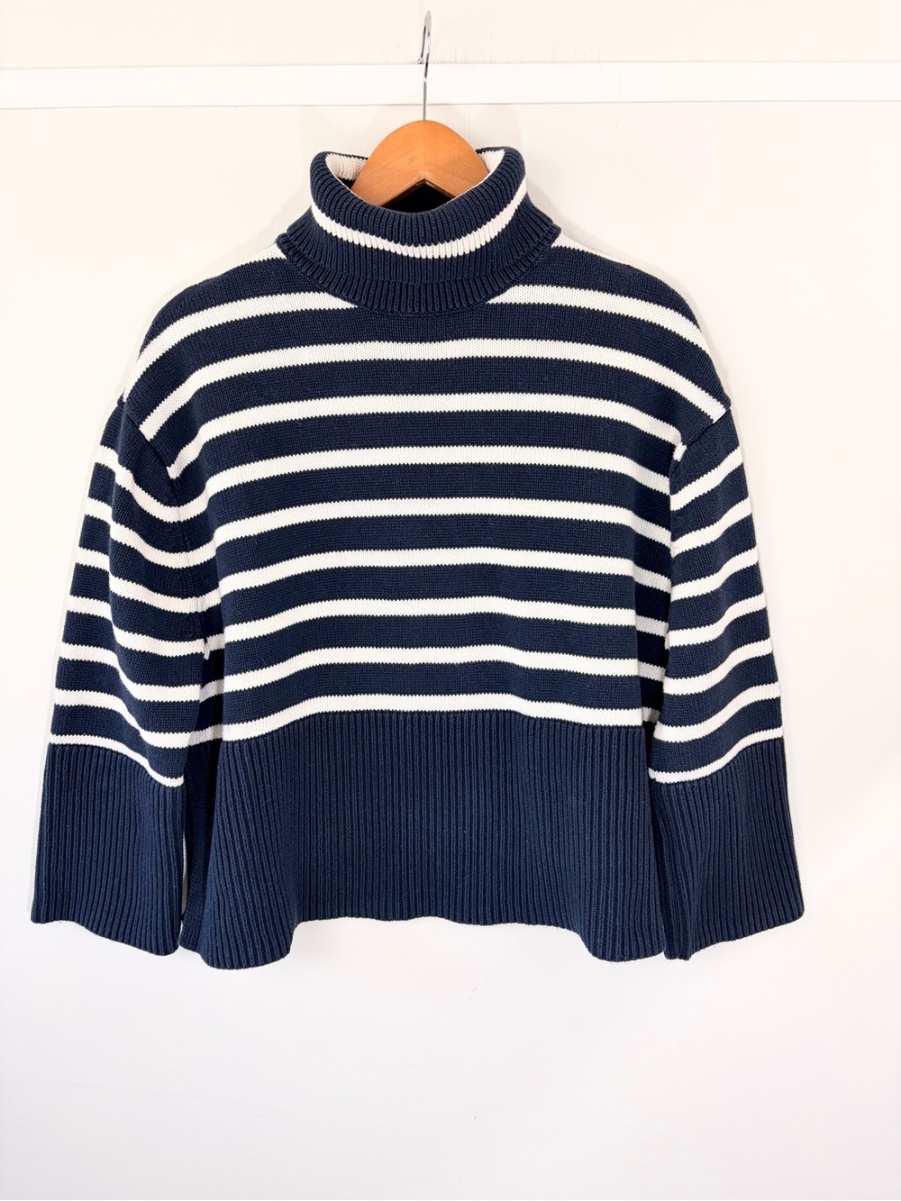 Gap cotton navy/cream stripe sweater